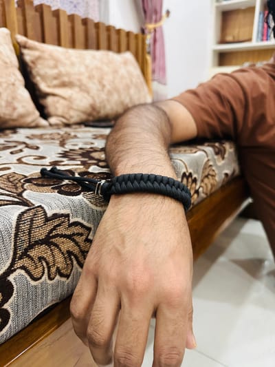 Outdoor Camping Mountaineering Survival Bracelet_img_1