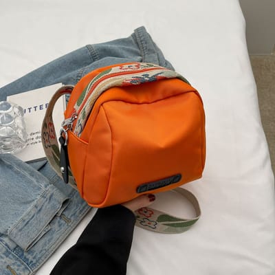 2025 New Shoulder Small Bag Women's Crossbody Bag Autumn and Winter Women's Bag Canvas Bag_img_1